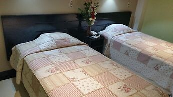 Ari's Hotel III