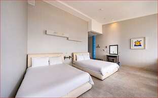Hotel White House
