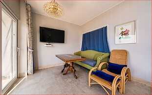 Hotel White House