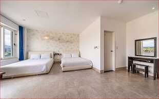 Hotel White House