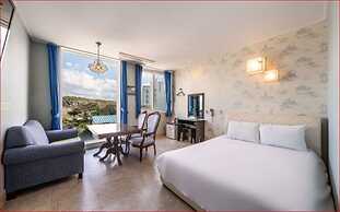 Hotel White House