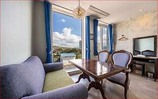 Hotel White House