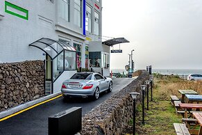 Hotel White House