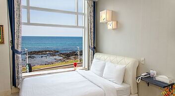 Hotel White House