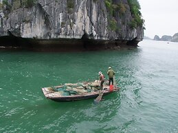 Gieng Ngoc Hotel