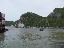 Gieng Ngoc Hotel