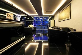J Suites Hotel