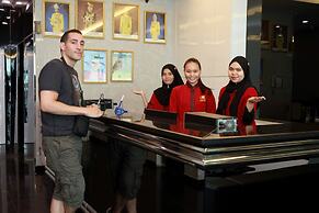 J Suites Hotel