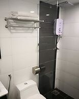 J Suites Hotel