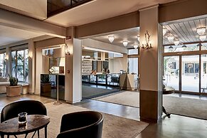 Rouge Hotel International