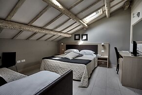 Rouge Hotel International