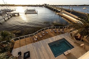 Marker 8 Hotel & Marina