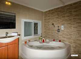 Avigail Guest House