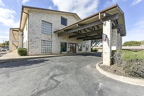 Windcrest Inn and Suites