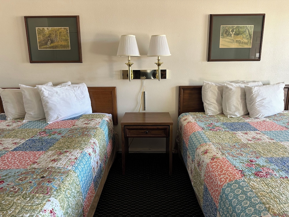 Windcrest Inn and Suites