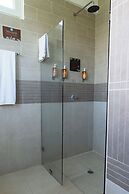 Iguana Crossing Boutique Hotel