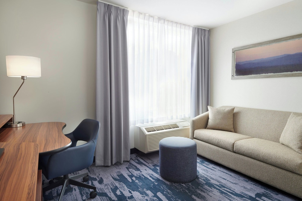 Fairfield Inn & Suites by Marriott Calgary Downtown