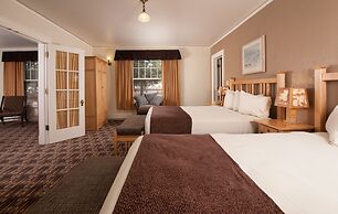 Old Faithful Inn - Inside the Park