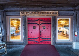 Old Faithful Inn - Inside the Park