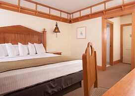 Old Faithful Snow Lodge & Cabins - Inside the Park