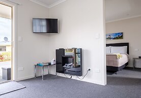 Esplanade Motels