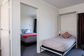 Esplanade Motels