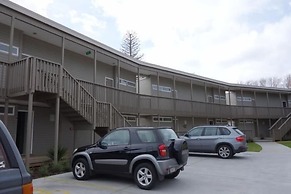 Parakai Springs Lodge