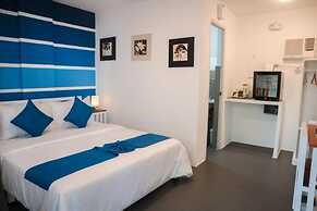 8Colors Beach House