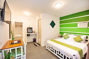 8Colors Beach House