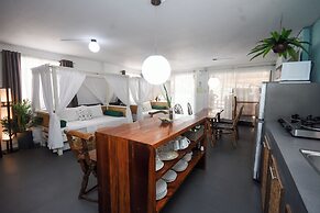 8Colors Beach House