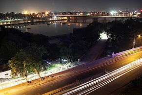 Silver Cloud Hotel & Banquets Ahmedabad