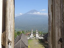 Mayo Resort
