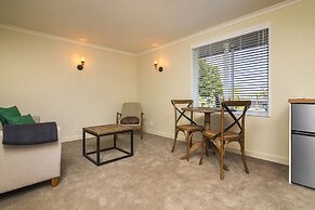 Furneaux Lodge
