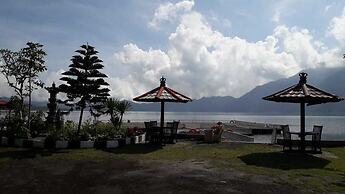 Batur Lakeside Huts