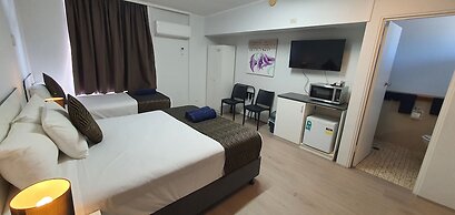 Silver Oaks Motel