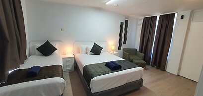 Silver Oaks Motel