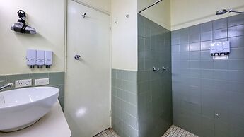 Silver Oaks Motel