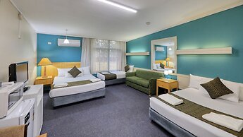 Silver Oaks Motel