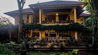Kayu Arum Resort