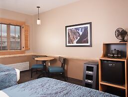 Canyon Lodge & Cabins - Inside the Park
