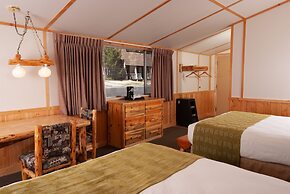 Canyon Lodge & Cabins - Inside the Park