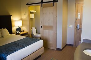 Canyon Lodge & Cabins - Inside the Park