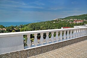 White Rock Castle Suite Hotel & SPA