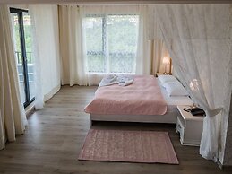 White Rock Castle Suite Hotel & SPA
