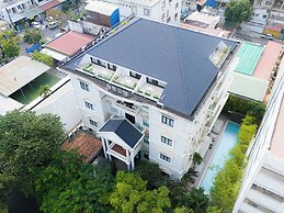 White Mansion
