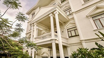 White Mansion