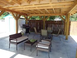 Ray Lyn Motel