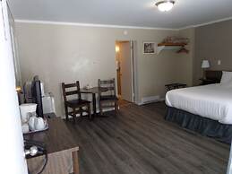 Ray Lyn Motel