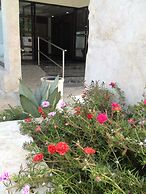 Arecibo Inn