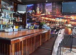 Arecibo Inn